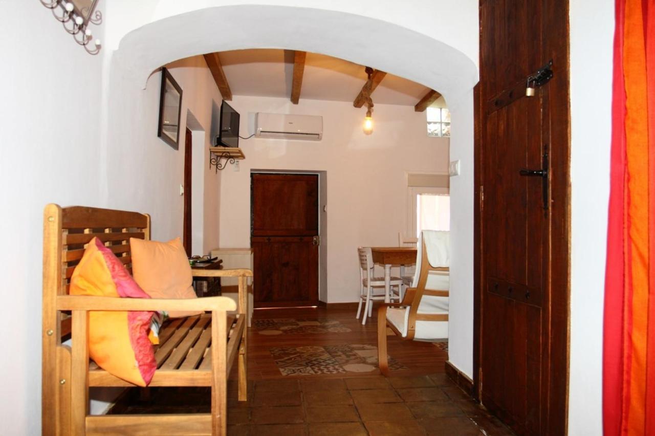Villa Nido Menas Torrejón el Rubio Exterior foto