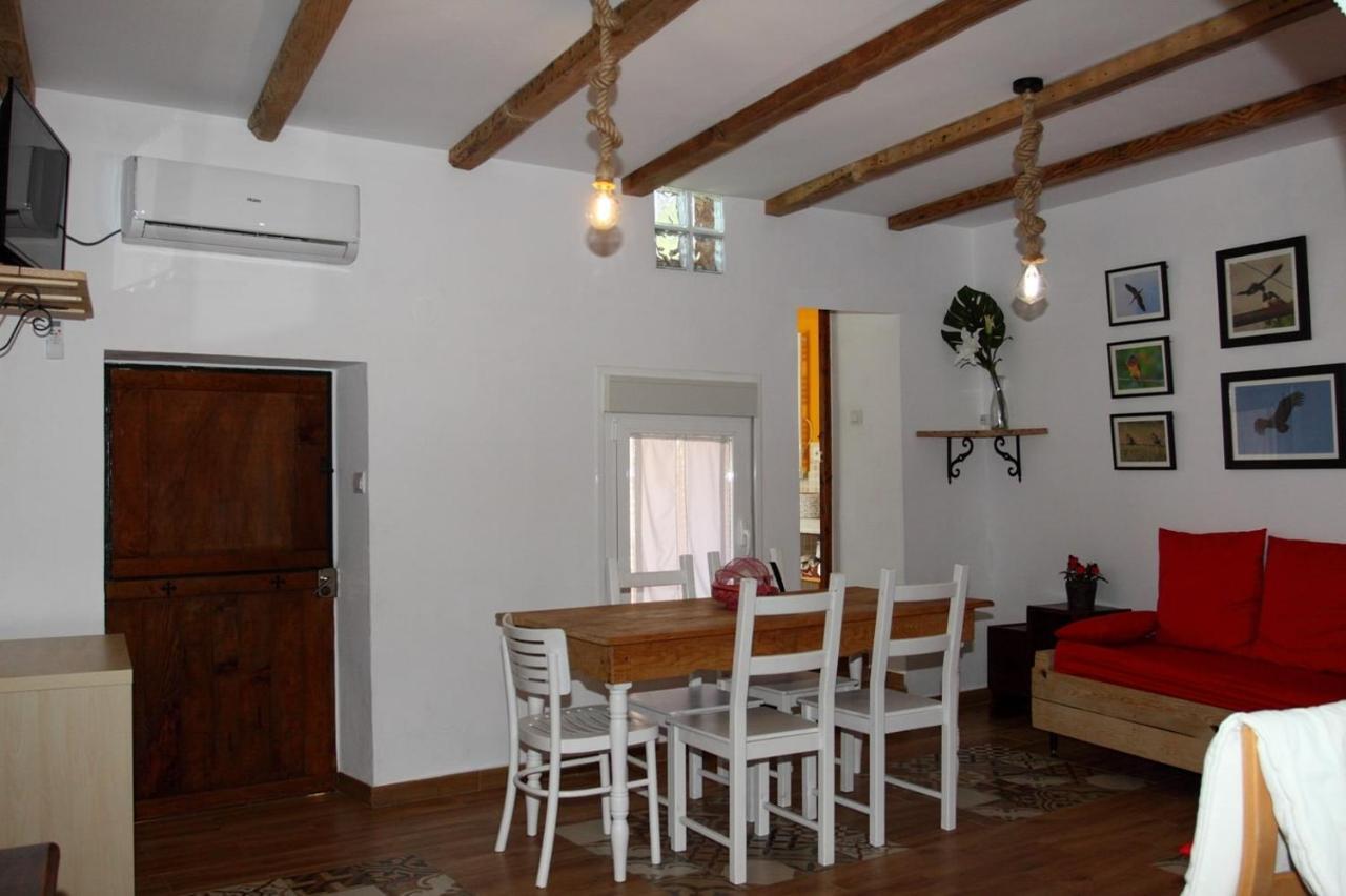 Villa Nido Menas Torrejón el Rubio Exterior foto